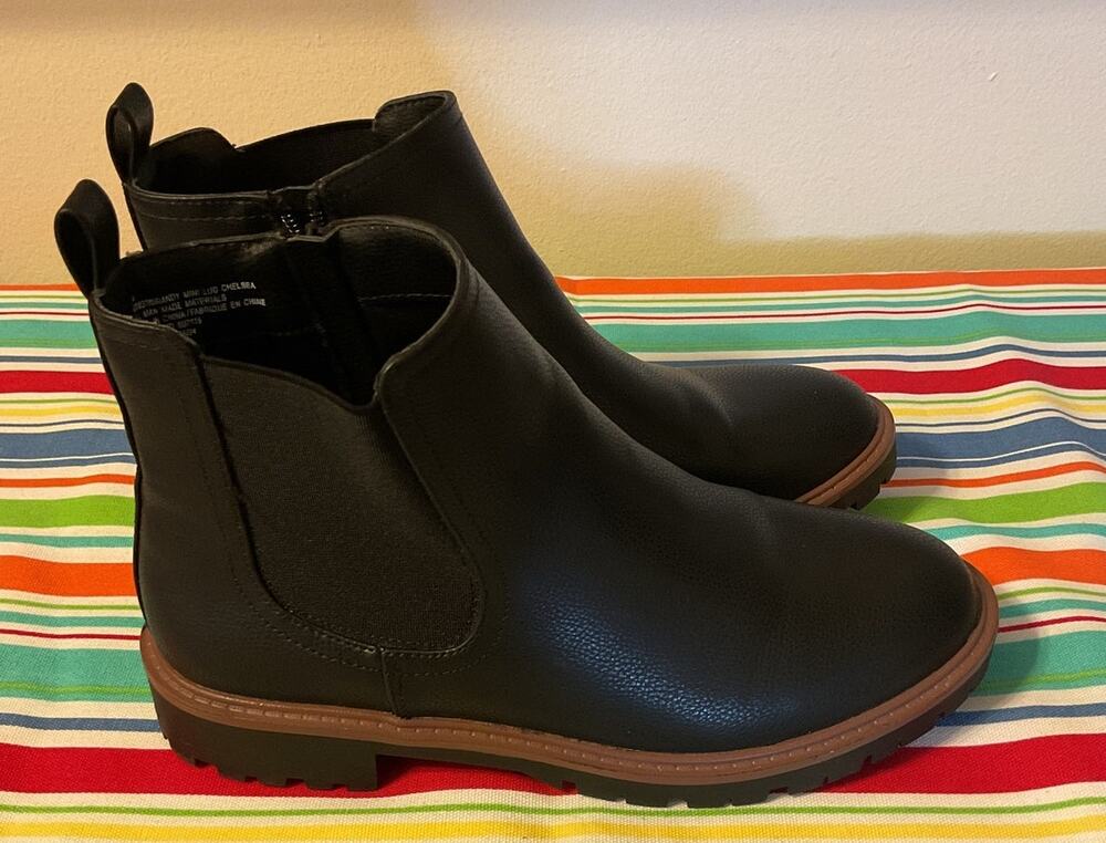 Maurice’s Chelsea Boots Womens Size 8 Black Faux Leather Ankle / Mini Lug Block